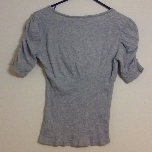 Derek Heart | Gray Low Cut Top with Ruched Sleeves - Picture 4 of 4